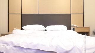 【小宝寻花】约了个高颜值马尾妹子啪啪，舌吻互摸调情上位骑乘抽插猛操