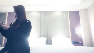 【赵总寻花】‘你把手机摆这干啥？我怕你录像’悲剧！长发花臂气质美女被操完才意识到有可能被偷拍了