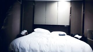 【赵总寻花】极品羞涩甜妹，深情相拥亲吻小嘴，洗澡后连干两炮