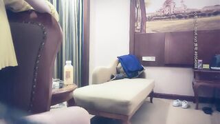 【赵总寻花】涉世未深的极品娇小黄衣女大学生，被折腾了整整一个小时，精疲力竭，直呼太难了