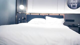 【赵总寻花】非常健谈的黑长发东北女孩，唠唠嗑调调情，激情交合最后还给口爆