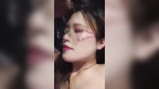 约操28岁小少妇 直接在车里面搞 下面逼毛浓密性感