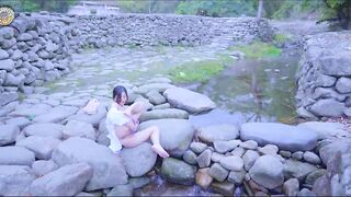 【fullfive】在幽靜的村子裡(小溪边)自慰