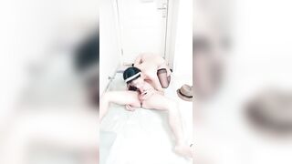 腰细美臀极品尤物！情趣内裤黑丝美腿！69姿势舔屌，主动骑乘猛坐，双腿肩上扛爆操