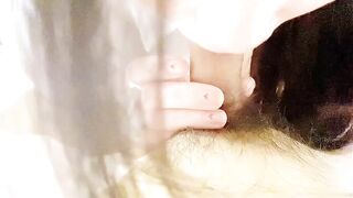 [糖心Vlog] 【淫奴母狗】极品爆乳学生妹贴心服侍【许木学长】白村衫娇乳乍泄，吸吮舔舐美味肉棒，无毛嫩穴上位全自动抽送