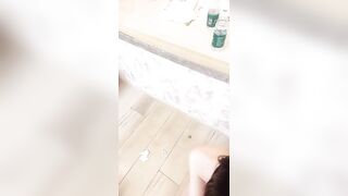 淫乱4P【上篇】双飞两个极品萝莉，美女翘起屁股被舔弄，上位骑乘大屁股上下套弄，抬腿侧入大力猛操