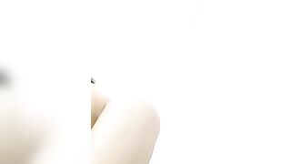 甜甜的小骚妹快开学了挣点生活费【上篇】全程露脸大秀直播很有料，揉捏圆润的奶子自己舔，骚逼特写展示很是粉嫩