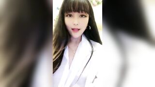 单身奶妈颜值很高喷奶水贼溜，哺乳期离婚为了生活直播赚外快，全程露脸丝袜情趣无毛逼道具抽插浪荡呻吟好骚