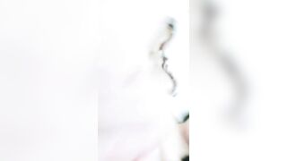 麻花辫笑起来超甜美小姐姐【上篇】近距离自慰，镜头前掰穴特写，手指拍打抠入抽插，搞的湿湿手法娴熟，高潮不断流出水