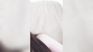 艺术学校会一字马小姐姐，可惜不漏脸，身材超棒极品美腿，美腿粉穴更是诱人，一字马劈个叉，掰开小穴特写嫩的出水