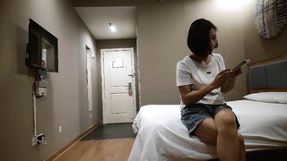 短发气质漂亮小少妇，光线画质角度完美，极品美乳，骚穴大开特写，精彩佳作