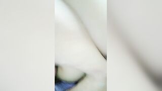 娇羞小姐姐露脸颜值好高，情趣内衣诱惑跟大哥深夜激情啪啪，无套爆草抽插让大哥射在嘴边舔精液吃不要错过