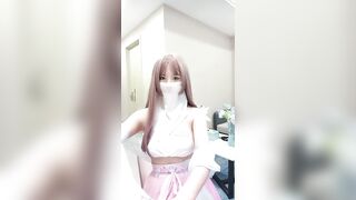 【异国风情艳舞】高颜值妹子，全裸展现模特身材，白皙大奶，自慰粉木耳十足诱惑