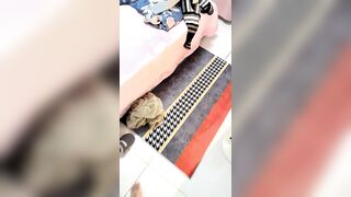 【丧志母狗无脑调教】调教界圈中大神【上篇】手中的妹子真是多，下午双飞，超清画质，两个骚货争相求插，羡慕！！！