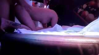 【会所探险师】极品小少妇，超近距离特写69，鲍鱼水汪汪清晰可见，美乳翘臀身姿曼妙好尤物
