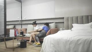 【我有一台拖拉机】2000约腼腆小姐姐，这颜值怎么忽高忽低的，翘臀圆润，小伙暴力插逼，陶醉其中爽了