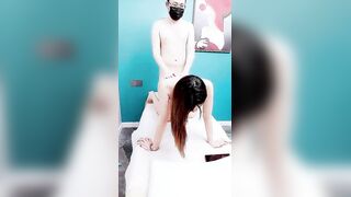 【权少很骚呢】22岁人气小姐姐回归，身姿曼妙玲珑有致，甜美爱笑好多回头客，没被干爽嘟嘴抱怨(1)