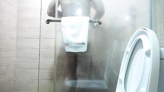 【淫妻猎人】刚进屋就扒拉，上下齐手【浴室】鸳鸯戏水，女上位极限坐桩，想射了吗慢点~你缓一下，呵呵~让我多享受一会