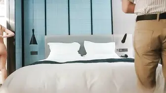 美女健身教练