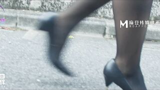 麻豆合作 THY0001 OL与客户初次商谈被下药浅规则