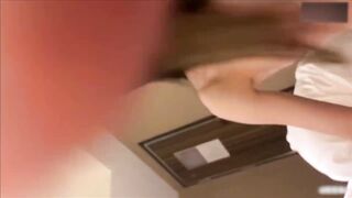 传媒大学吴嘉怡援交视频流出据土豪油腻男加钱后无套内射操贱逼！