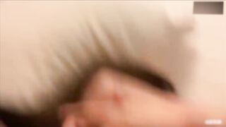 传媒大学吴嘉怡援交视频流出据土豪油腻男加钱后无套内射操贱逼！