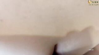 推特少妇大奶人妻深喉吃鸡啪啪 腿分开 啊好受快点 在卫生间镜子前撅着大屁屁被大哥无套猛怼 内射肥鲍鱼